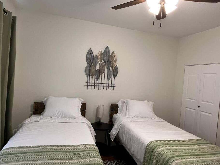 Home Away From Home-Cozy 2 Bdrm Condo/Med Cntr/Nrg Хюстън Екстериор снимка